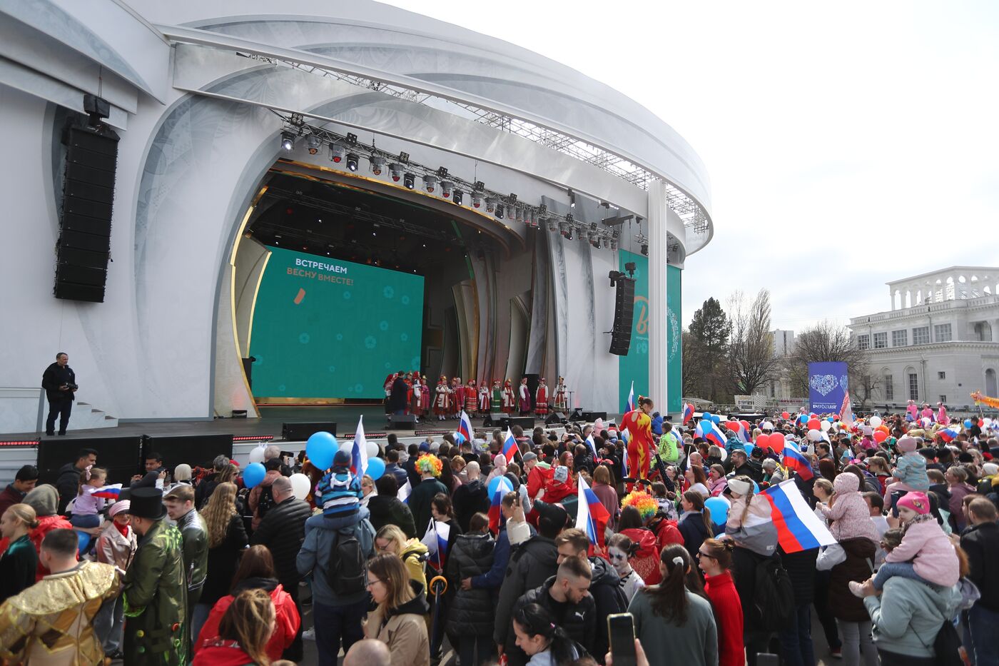 Russia EXPO. Folk open-air parties with Russia's Round Dances