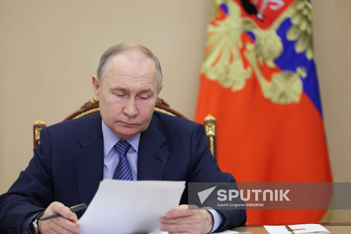 Russia Putin Flood Response Efforts