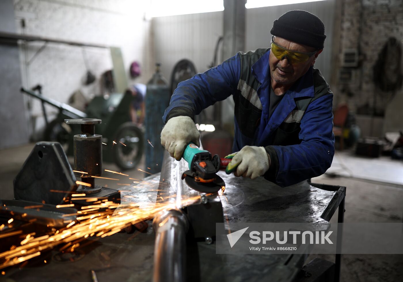 Russia WWII Military Equipment Workshop