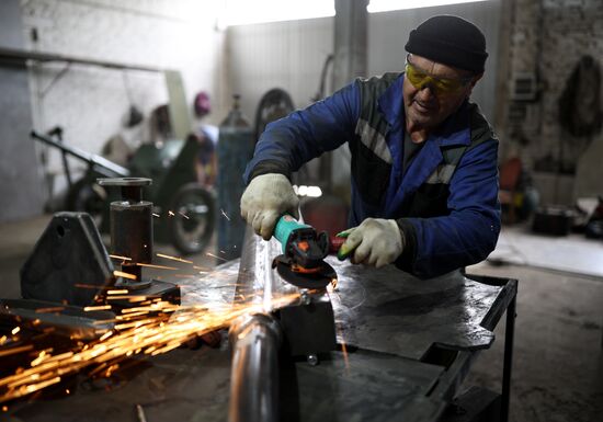 Russia WWII Military Equipment Workshop
