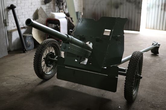 Russia WWII Military Equipment Workshop