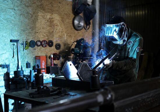 Russia WWII Military Equipment Workshop