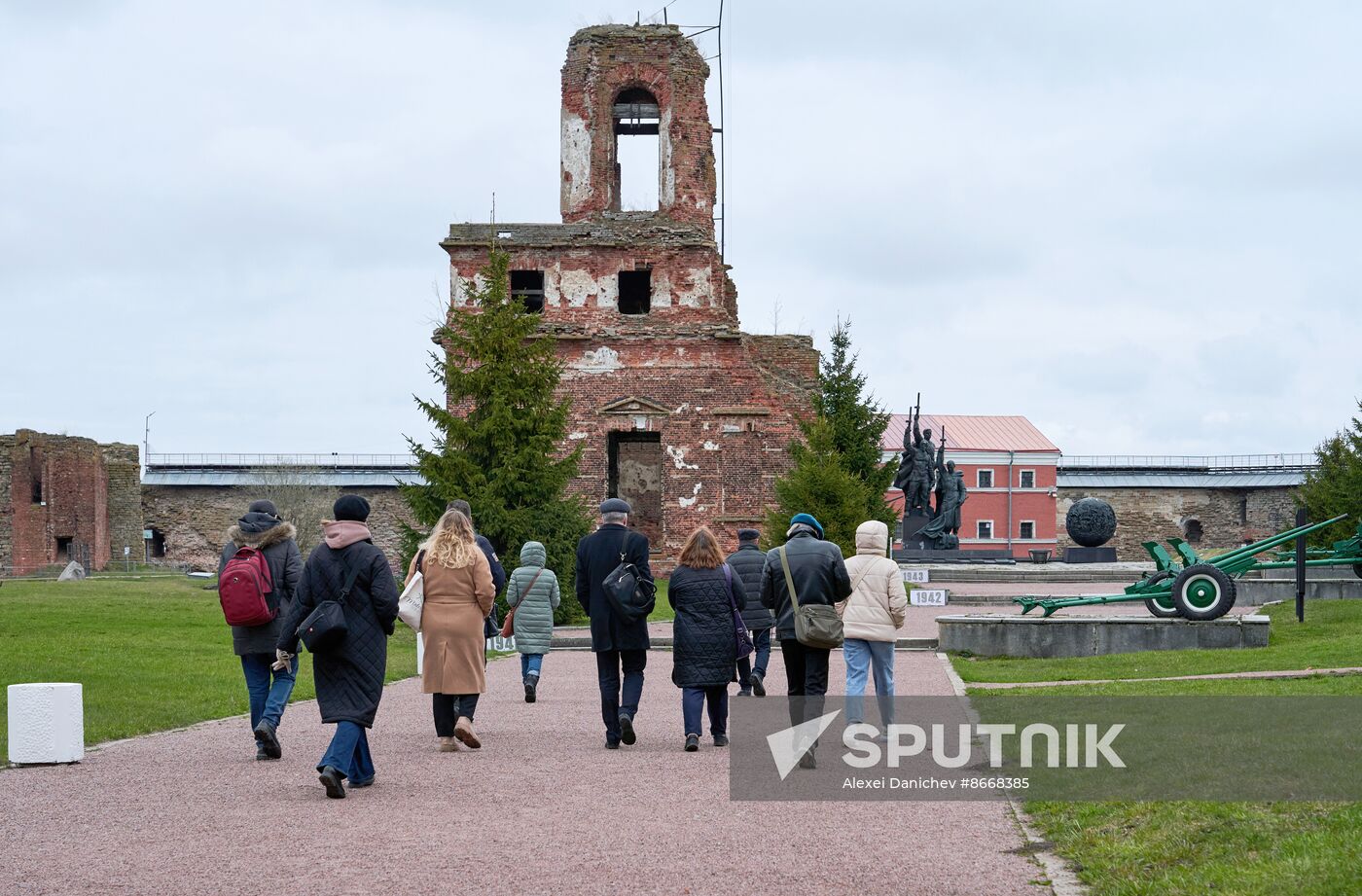 Russia Museums Tourist Season