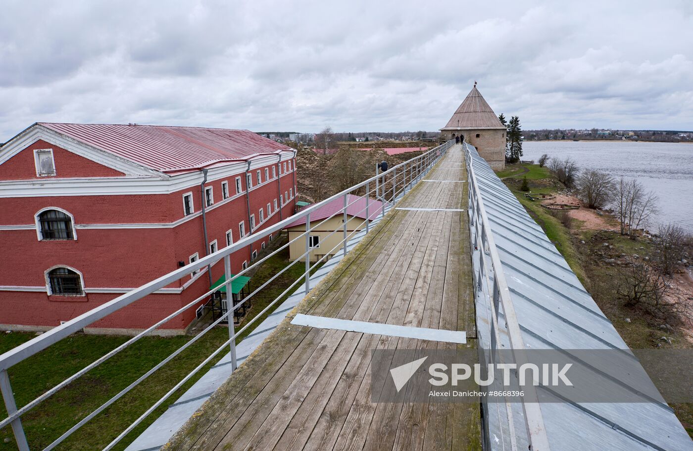 Russia Museums Tourist Season