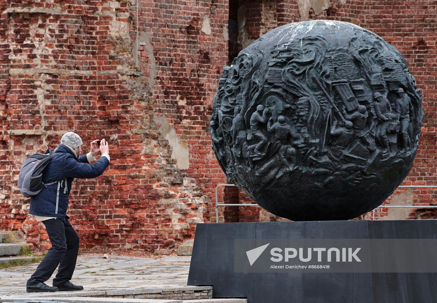 Russia Museums Tourist Season