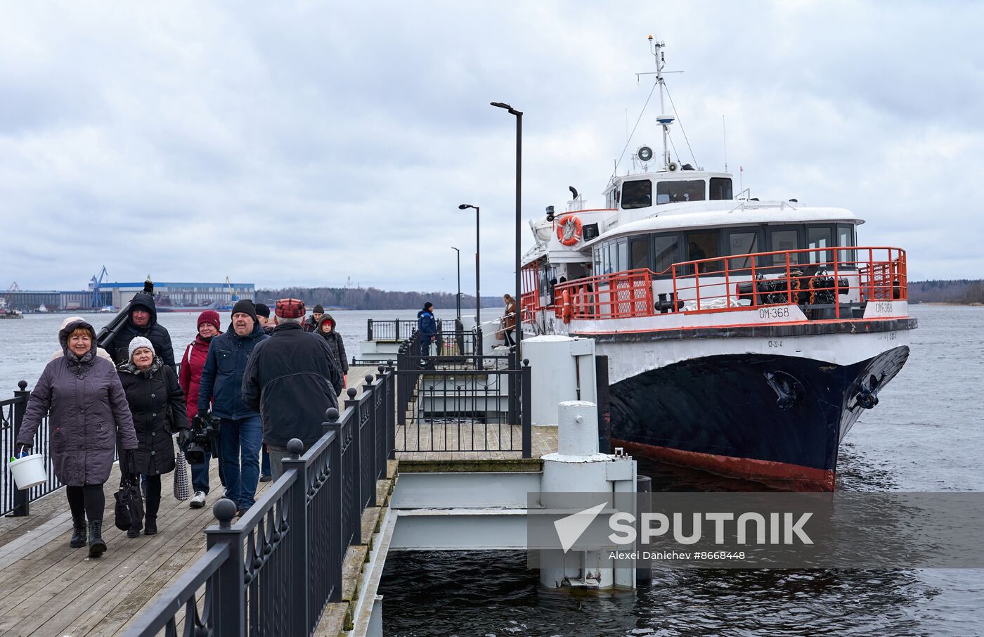 Russia Museums Tourist Season