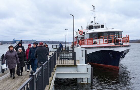 Russia Museums Tourist Season