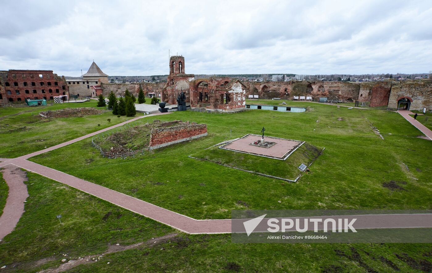 Russia Museums Tourist Season