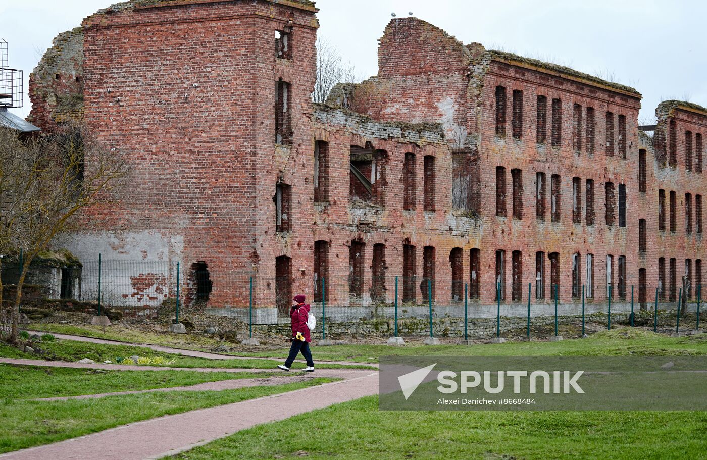 Russia Museums Tourist Season