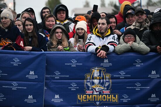 Russia Ice Hockey Kontinental League Metallurg Arrival