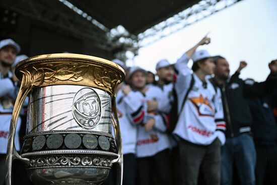 Russia Ice Hockey Kontinental League Metallurg Arrival