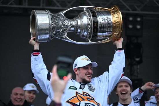 Russia Ice Hockey Kontinental League Metallurg Arrival