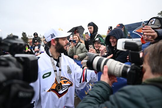 Russia Ice Hockey Kontinental League Metallurg Arrival