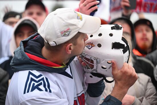 Russia Ice Hockey Kontinental League Metallurg Arrival