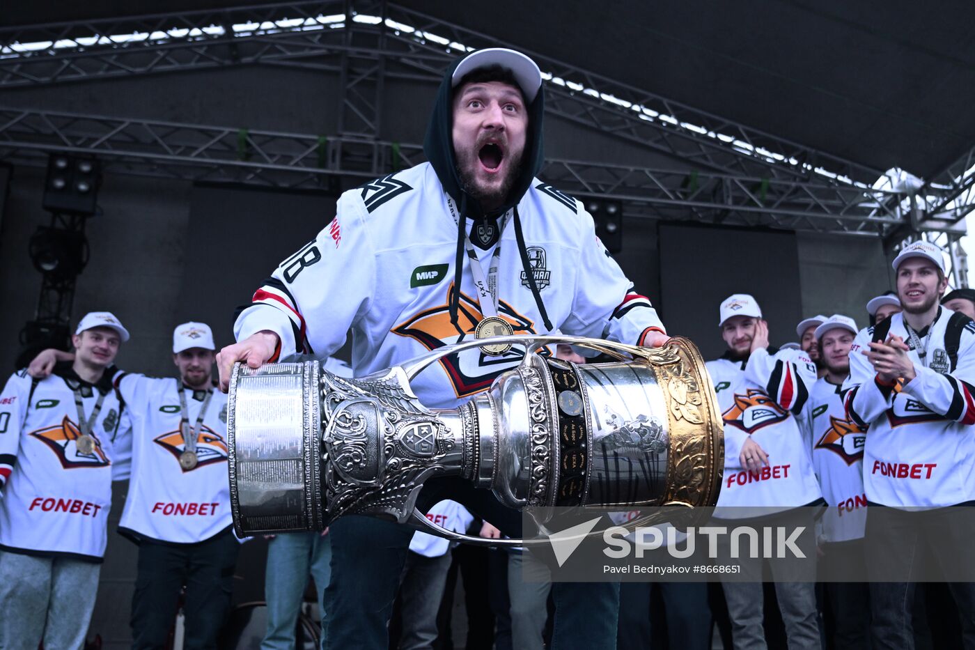 Russia Ice Hockey Kontinental League Metallurg Arrival