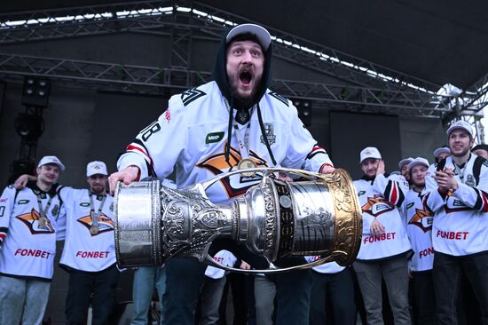 Russia Ice Hockey Kontinental League Metallurg Arrival