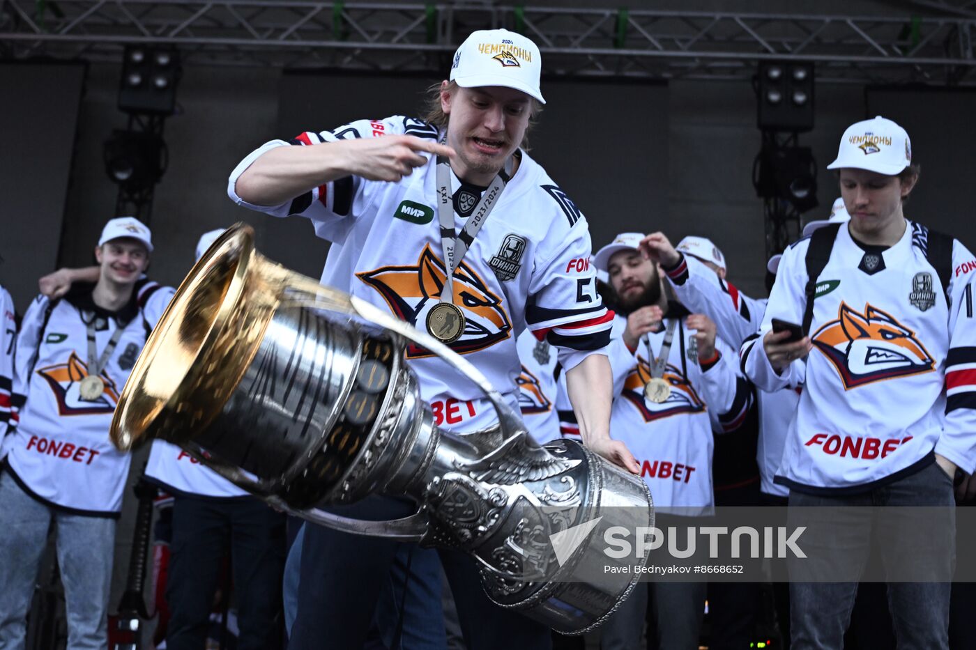 Russia Ice Hockey Kontinental League Metallurg Arrival