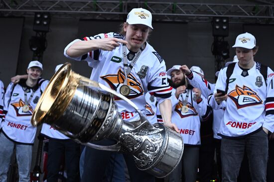 Russia Ice Hockey Kontinental League Metallurg Arrival