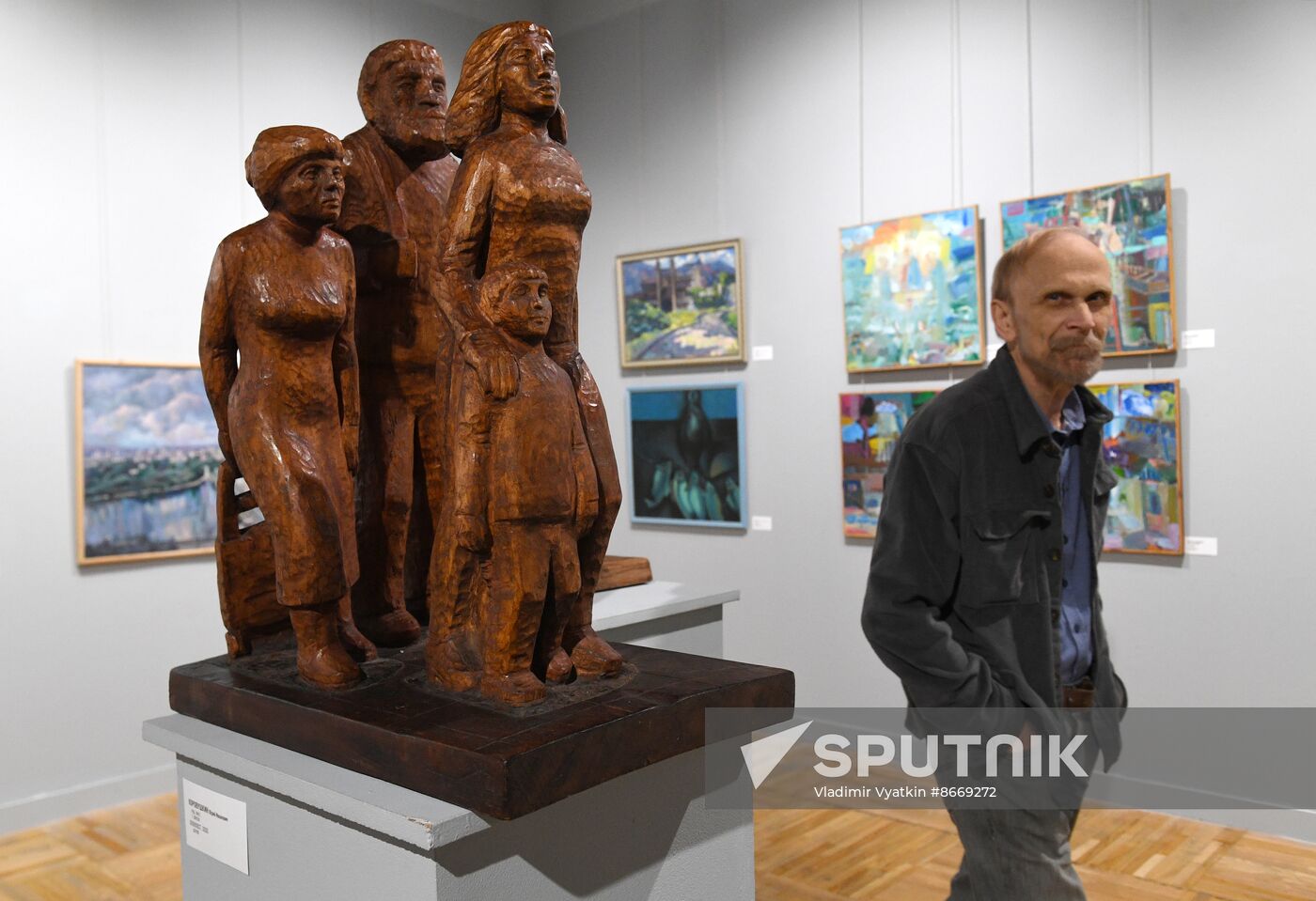 Russia Art Crimea DPR LPR Exhibition