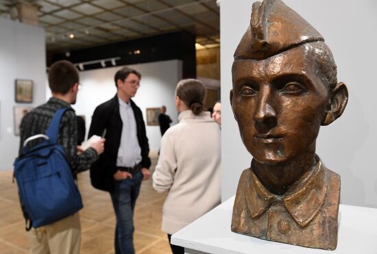 Russia Art Crimea DPR LPR Exhibition