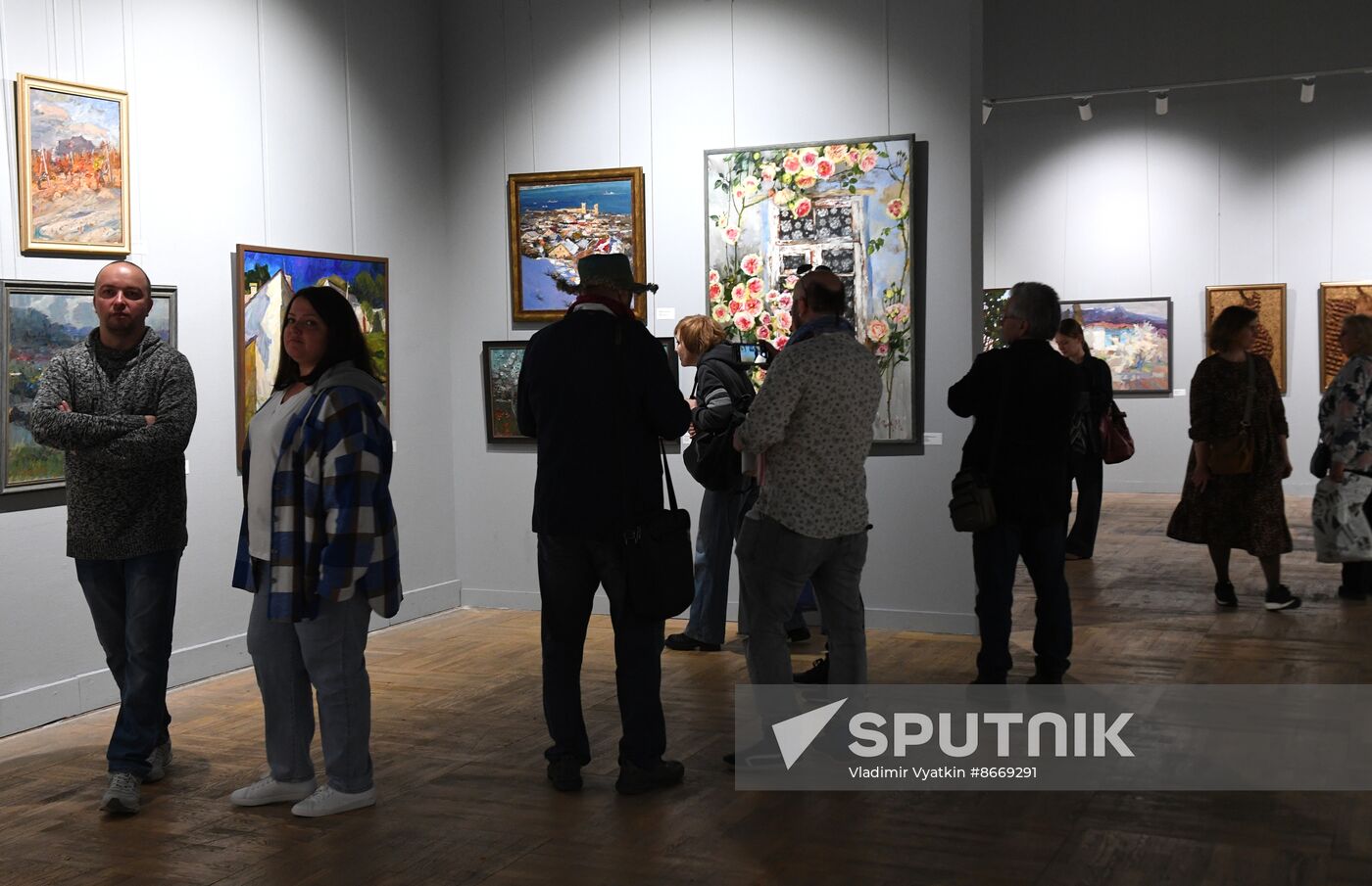 Russia Art Crimea DPR LPR Exhibition