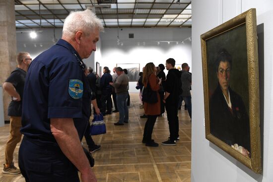 Russia Art Crimea DPR LPR Exhibition