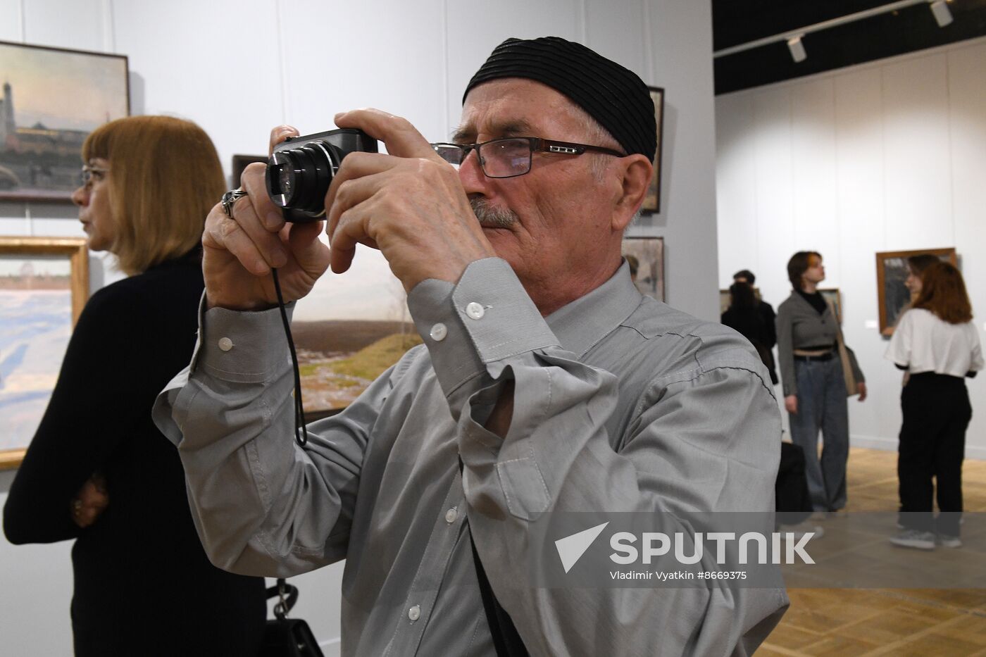 Russia Art Crimea DPR LPR Exhibition