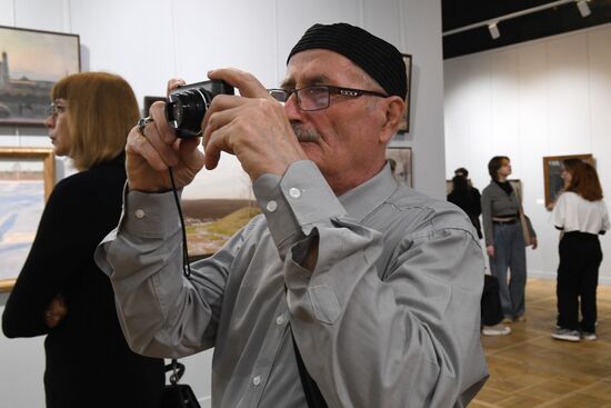 Russia Art Crimea DPR LPR Exhibition