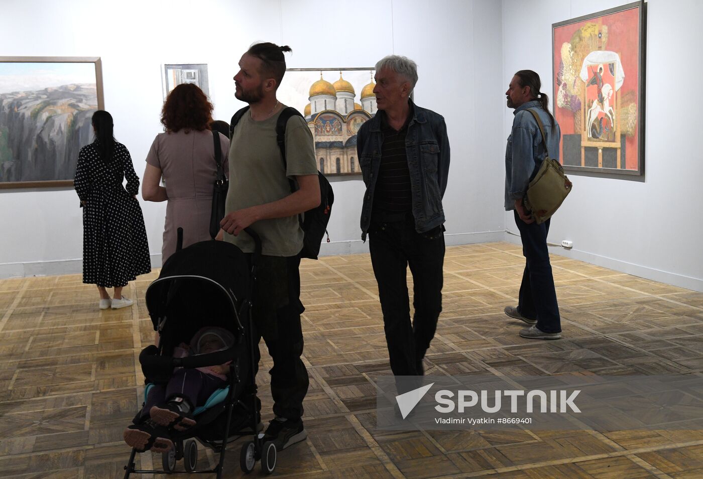 Russia Art Crimea DPR LPR Exhibition