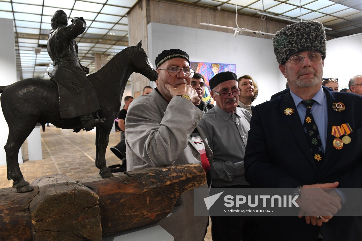 Russia Art Crimea DPR LPR Exhibition