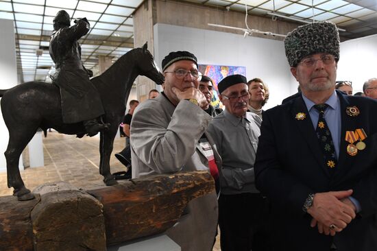 Russia Art Crimea DPR LPR Exhibition