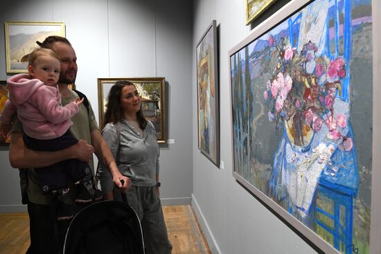 Russia Art Crimea DPR LPR Exhibition