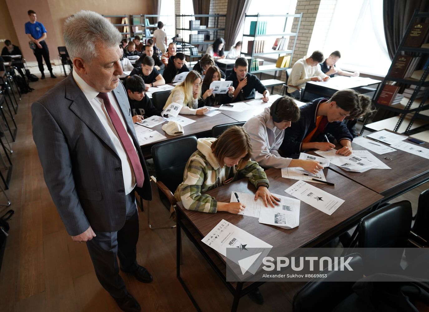 Russia Victory Dictation Campaign