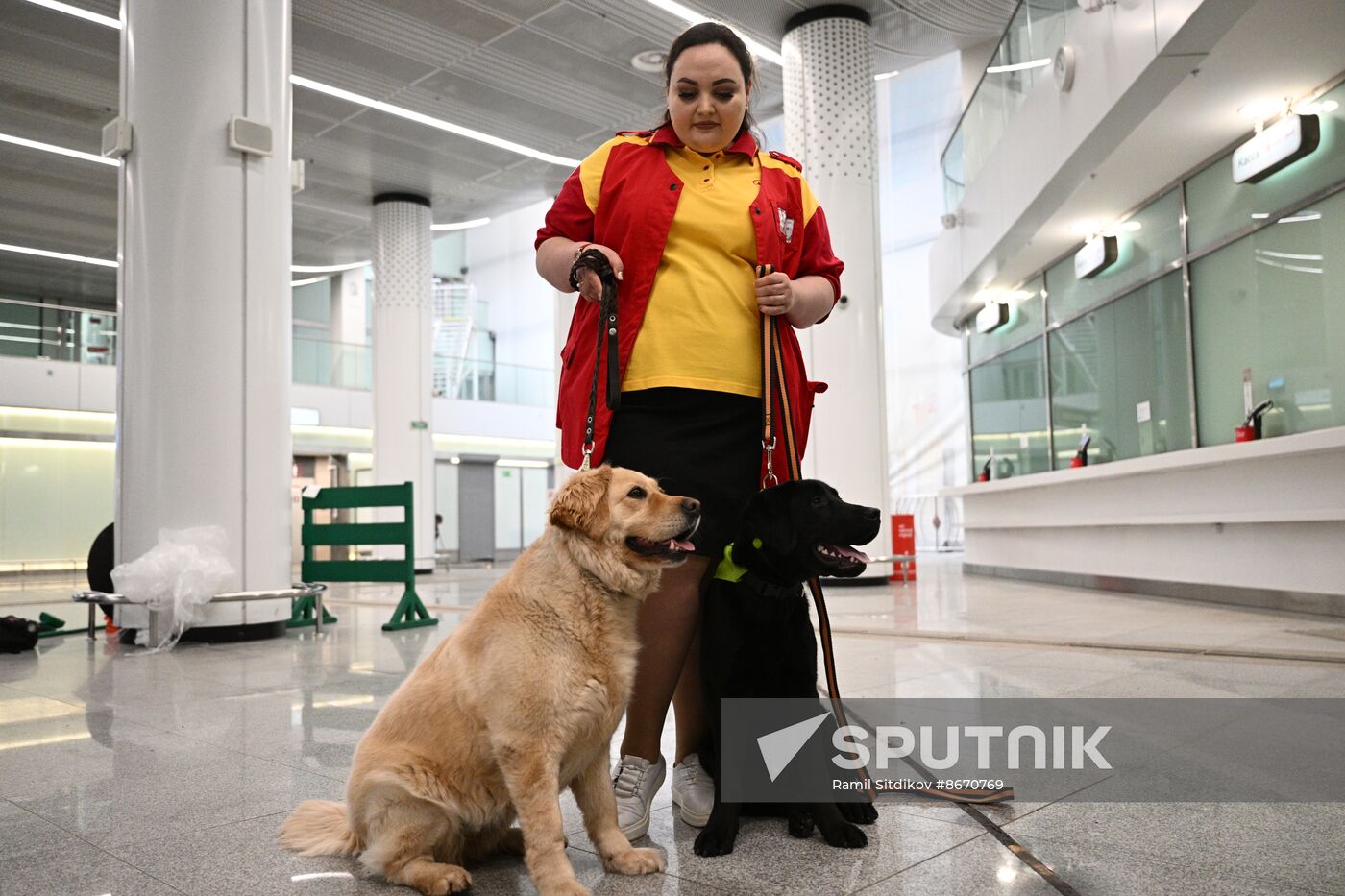Russia Moscow Metro Guide Dogs