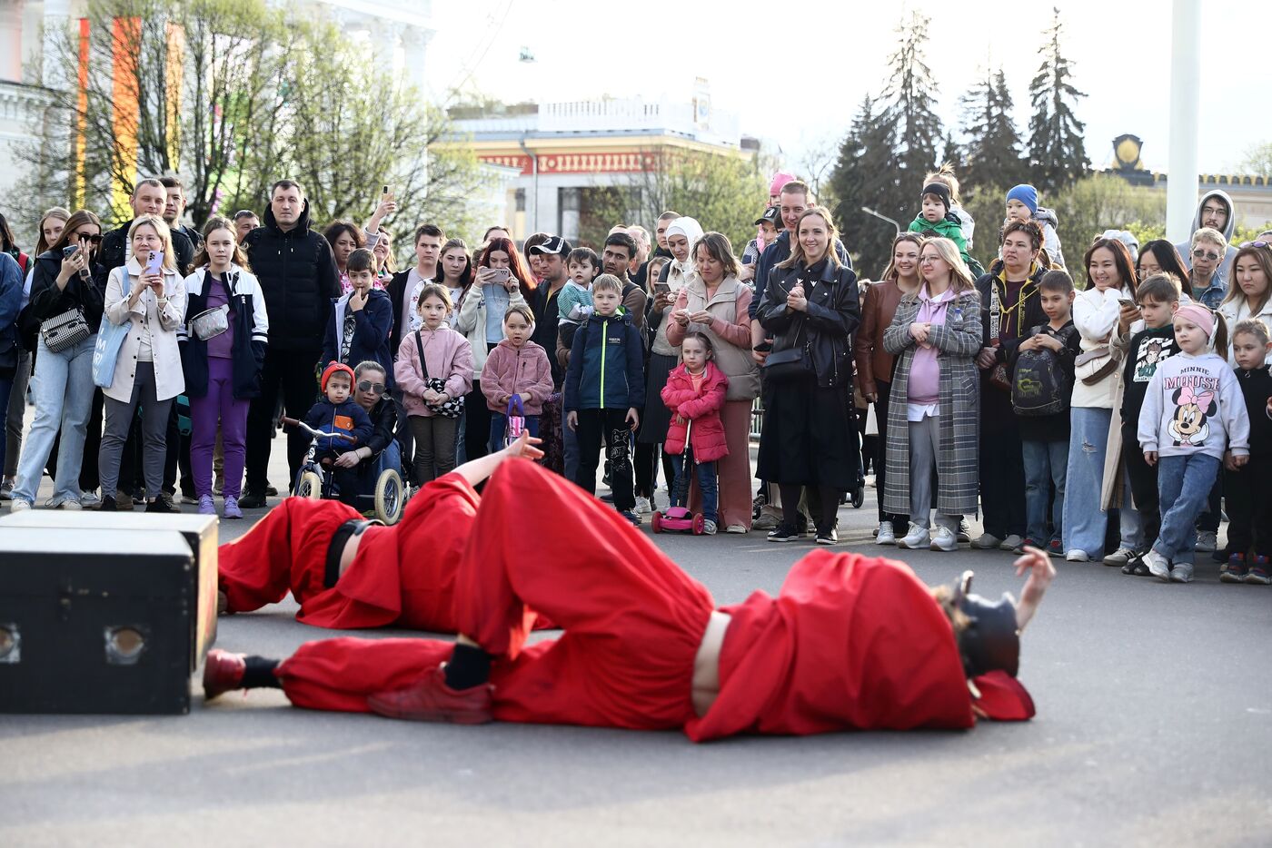 RUSSIA EXPO. Show, How Peter the Great Something Somewhere