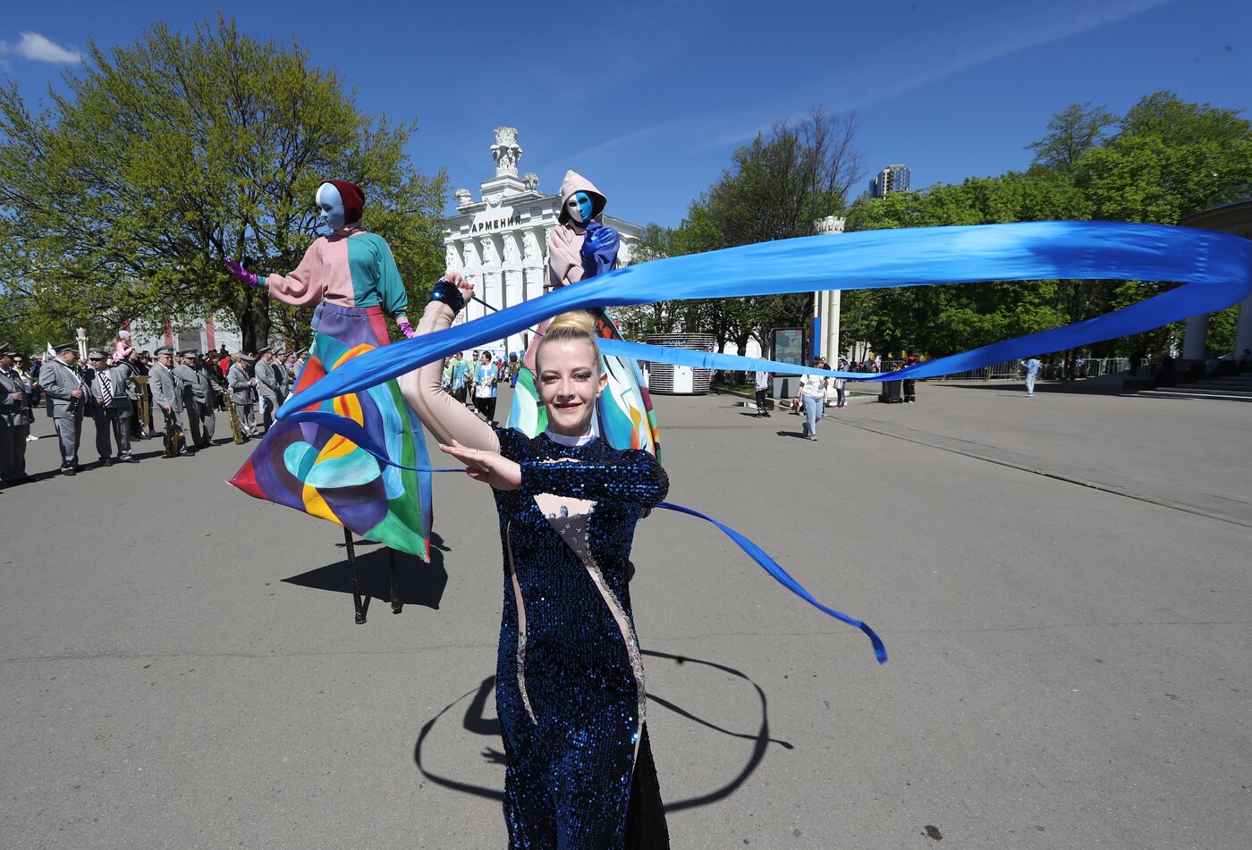 RUSSIA EXPO. Labor is Cool procession and flashmob