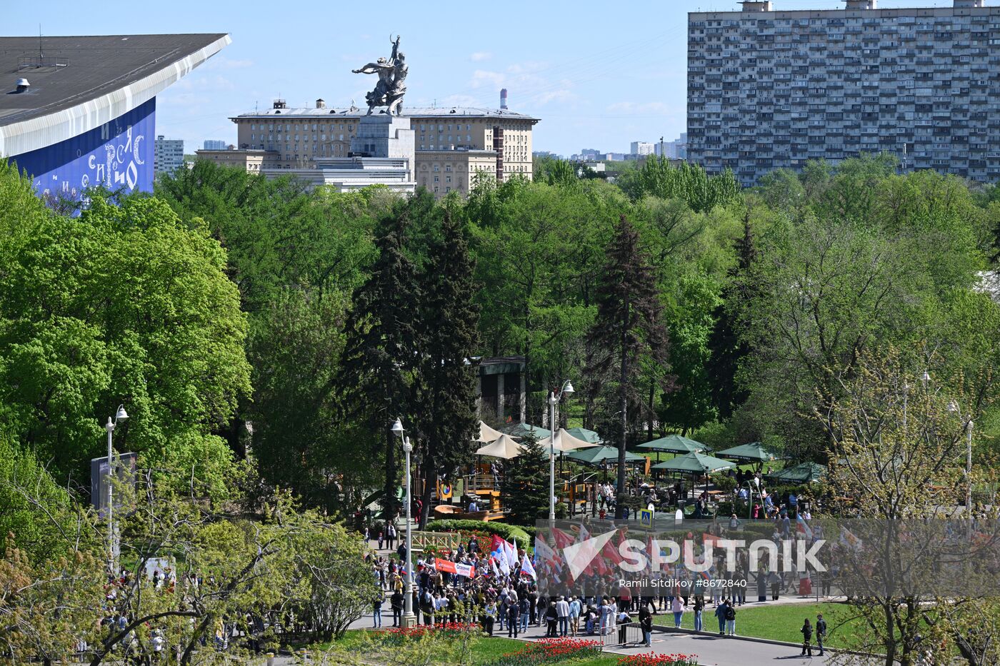 RUSSIA EXPO. Labor is Cool procession and flashmob