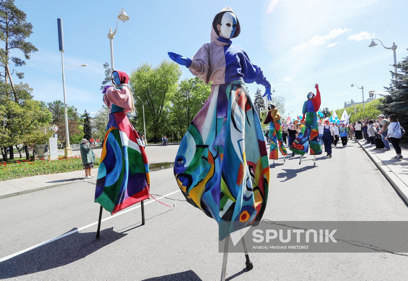 RUSSIA EXPO. Labor is Cool procession and flashmob
