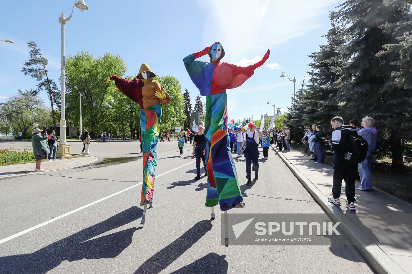 RUSSIA EXPO. Labor is Cool procession and flashmob