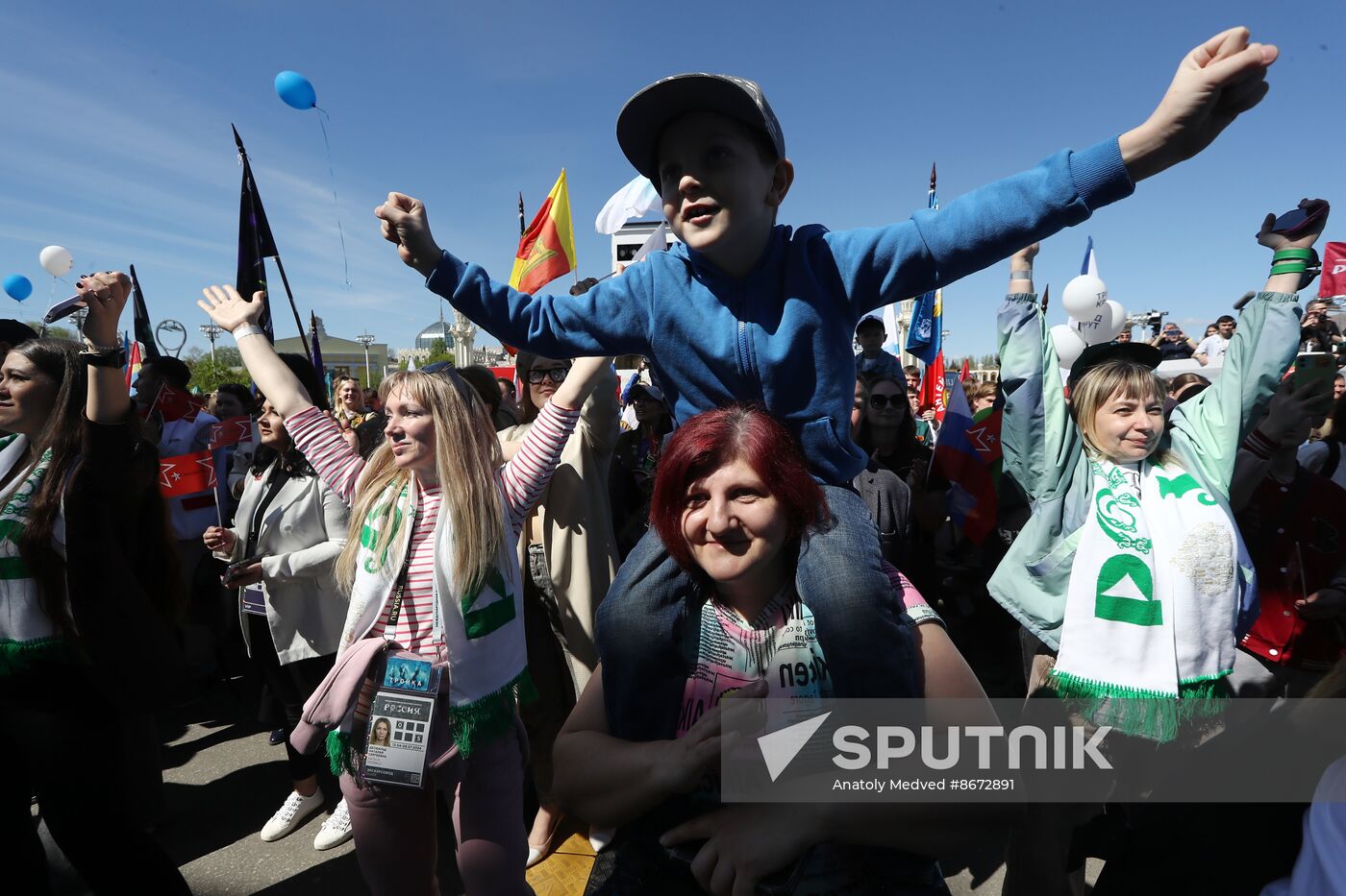 RUSSIA EXPO. Labor is Cool procession and flashmob