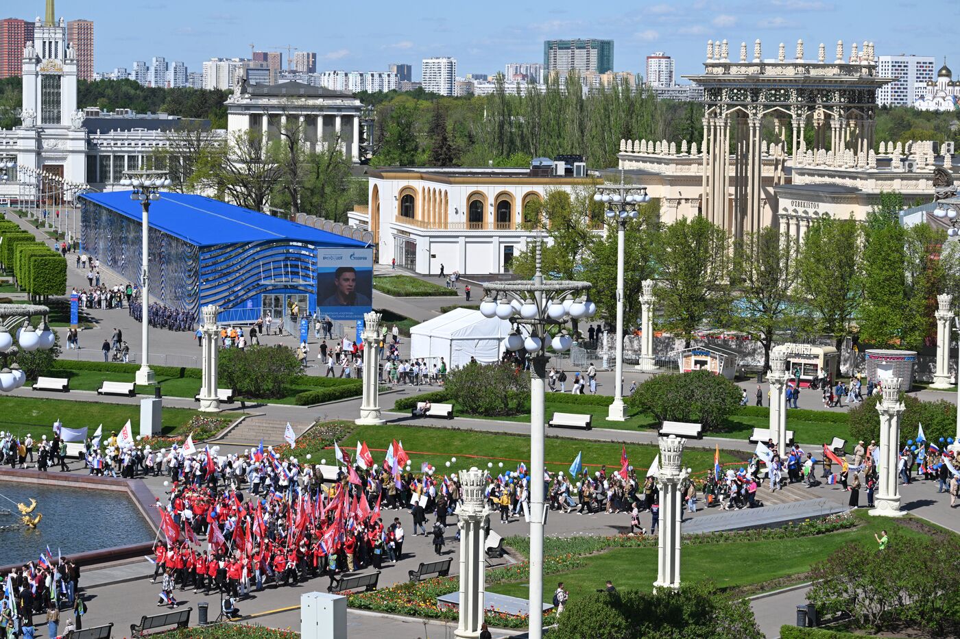 RUSSIA EXPO. Labor is Cool procession and flashmob