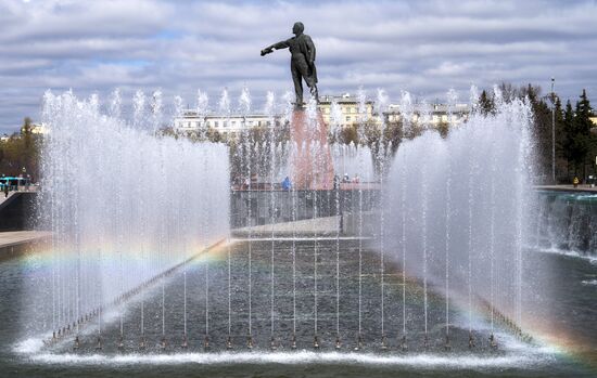 Russia Fountain Season
