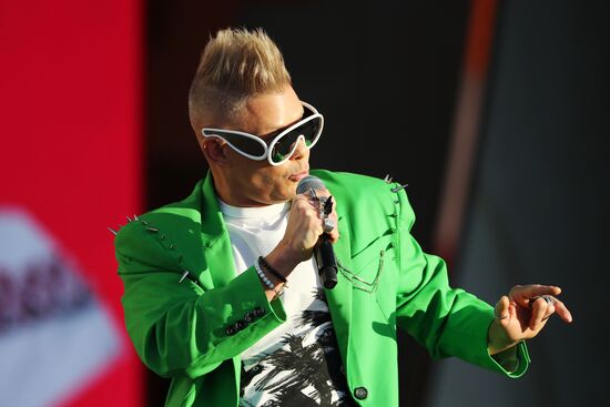 RUSSIA EXPO. Concert, Peace Labor May Reset