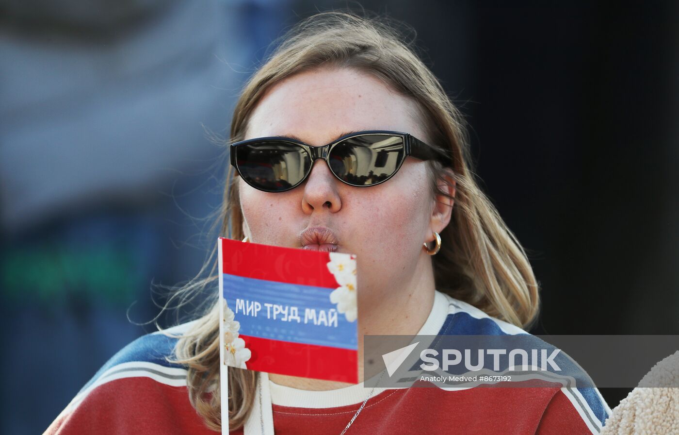 RUSSIA EXPO. Concert, Peace Labor May Reset