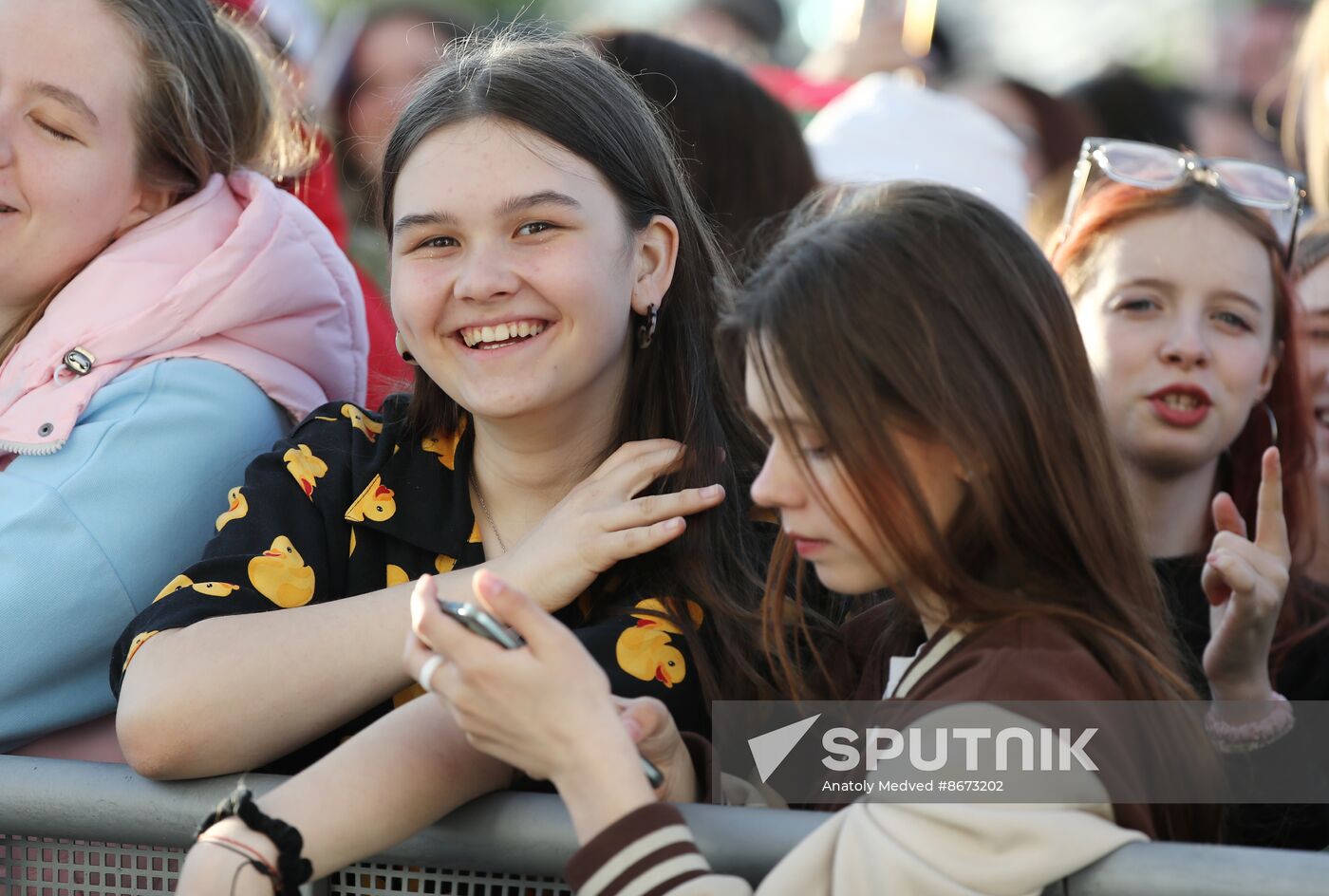 RUSSIA EXPO. Concert, Peace Labor May Reset