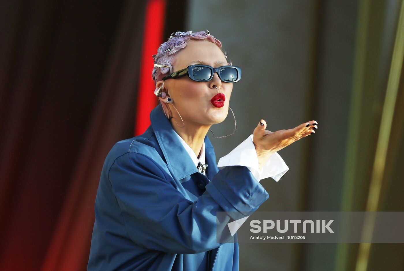 RUSSIA EXPO. Concert, Peace Labor May Reset