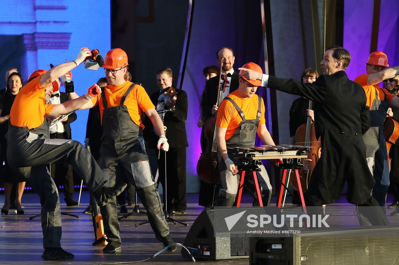 RUSSIA EXPO. Concert, Peace Labor May Reset