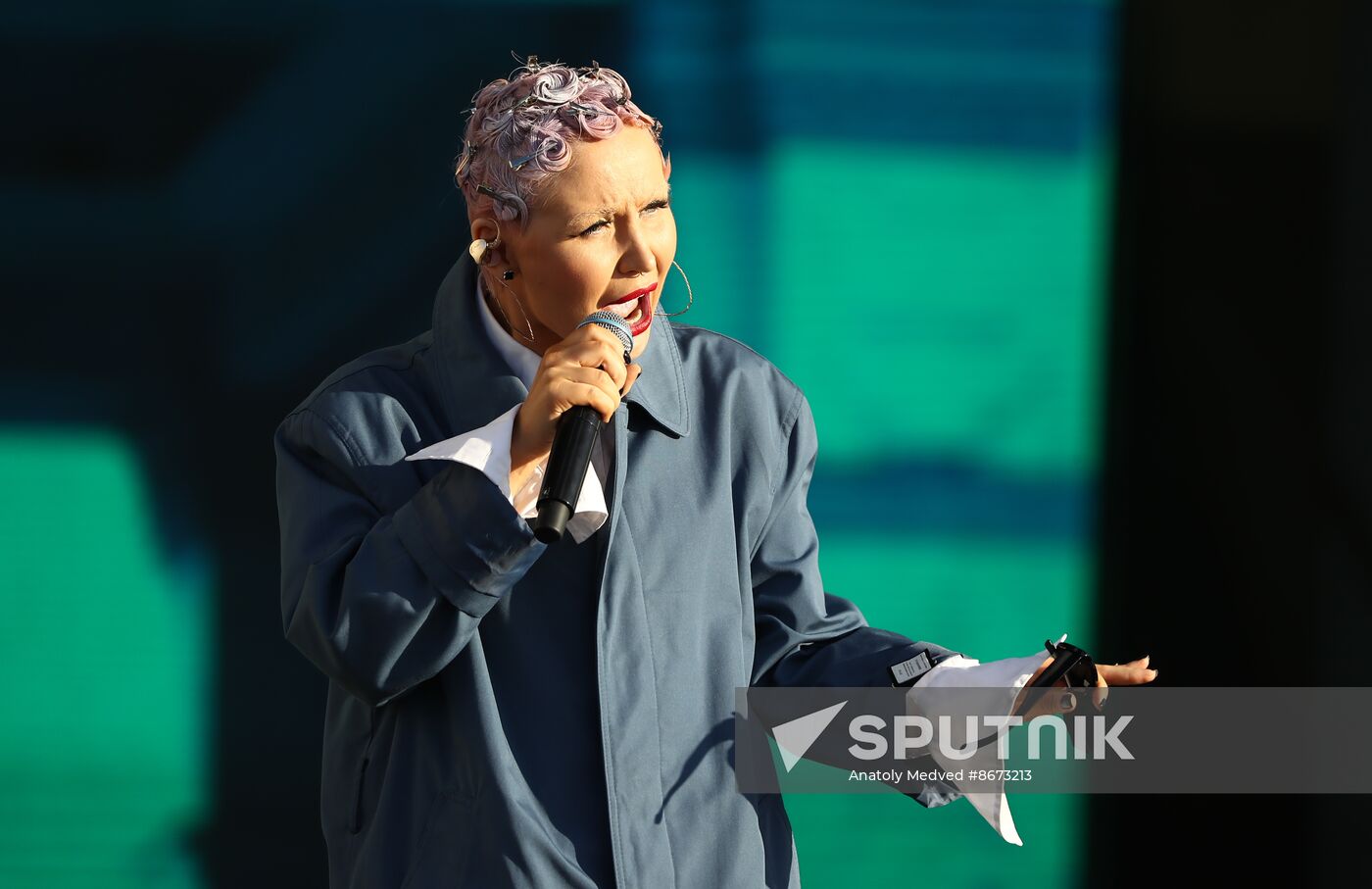 RUSSIA EXPO. Concert, Peace Labor May Reset