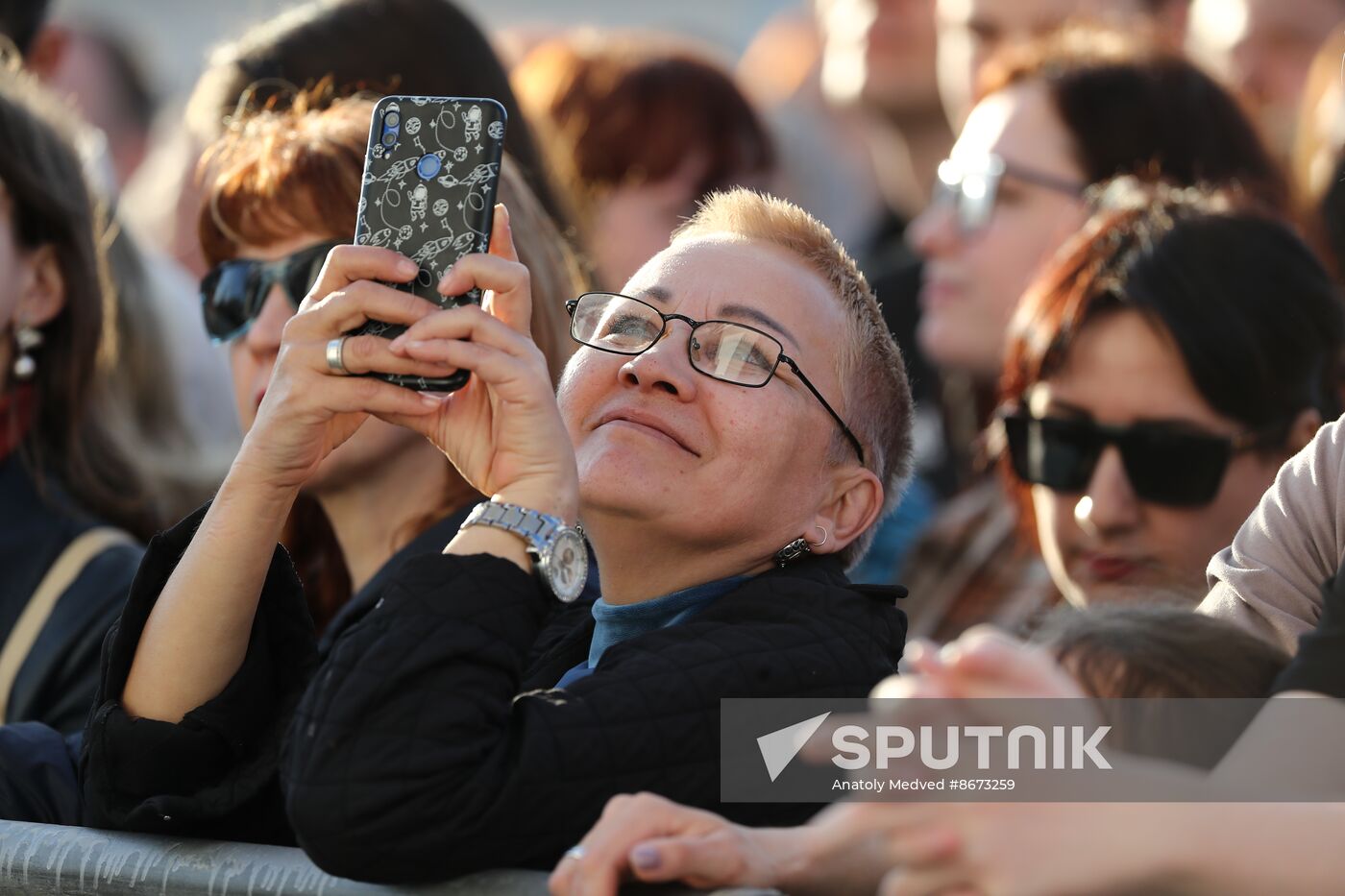 RUSSIA EXPO. Concert, Peace Labor May Reset