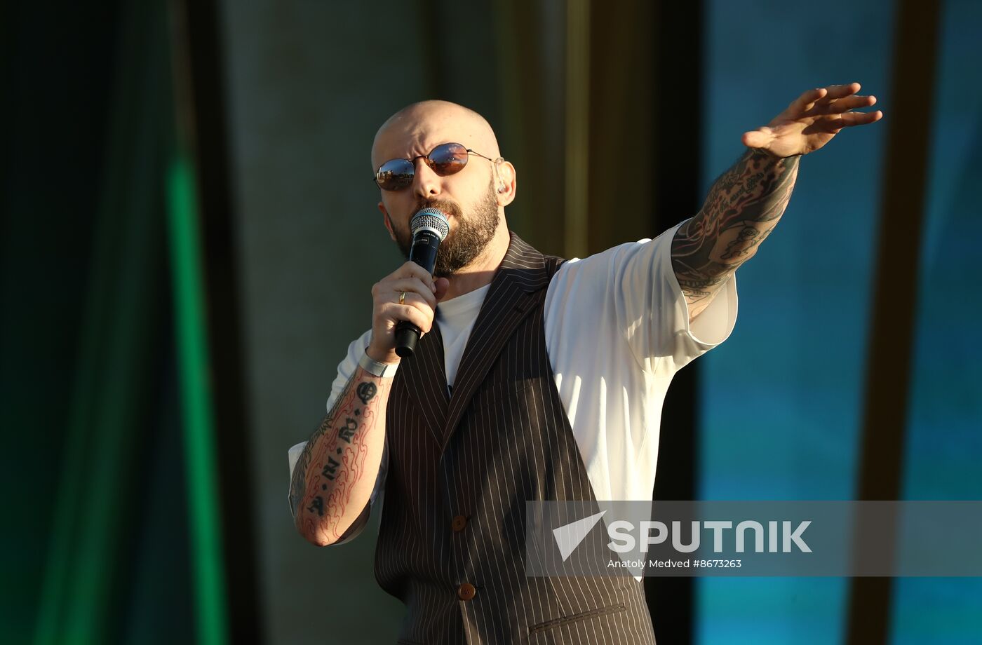 RUSSIA EXPO. Concert, Peace Labor May Reset